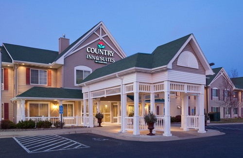 Willmar Hotel | Country Inn & Suites by Radisson, Willmar, MN