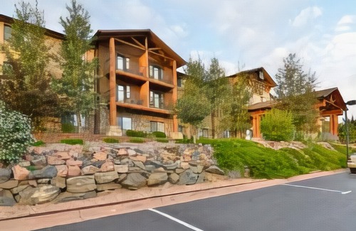 North Central Evergreen Hotel | Comfort Suites Golden West on Evergreen Parkway