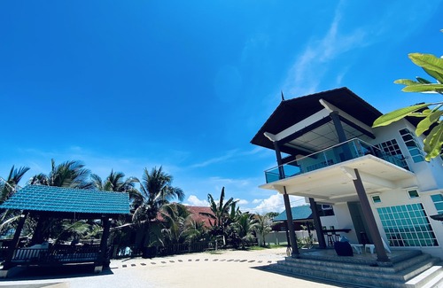 Marang Hotel | Che Beach House