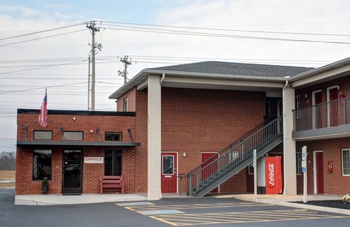Maryville Hotel | Luxbury Inn & Suites