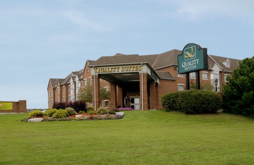 Whitby Hotel | Quality Suites Whitby