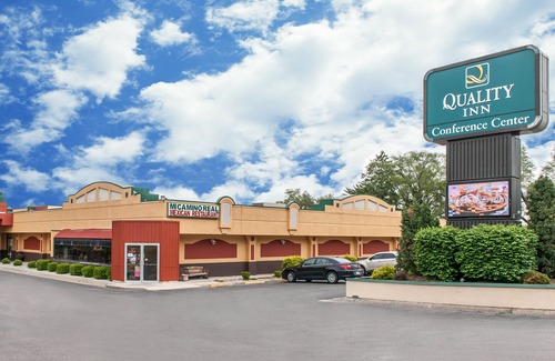 Logansport Hotel | Quality Inn Conference Center Logansport