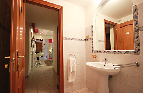 Rione XVIII Castro Pretorio Hotel | The Beehive