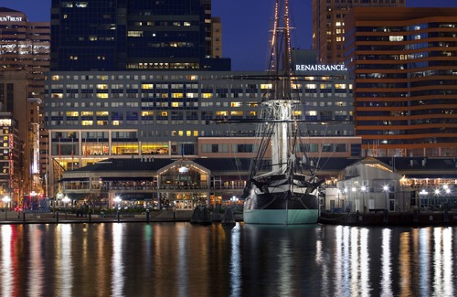 Inner Harbor Hotel | Renaissance Baltimore Harborplace Hotel