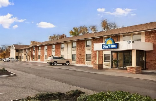 Iselin Hotel | Days Inn by Wyndham Iselin / Woodbridge
