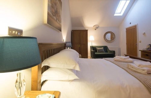 Levisham Hotel | The Horseshoe Inn
