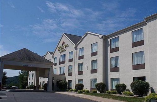 Onalaska Hotel | Days Inn & Suites by Wyndham Onalaska/La Crosse