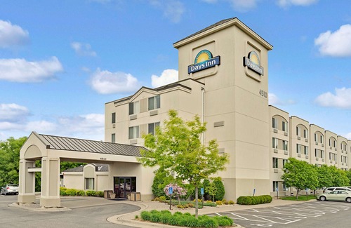 Eagan Hotel | Days Inn by Wyndham Eagan Minnesota Near Mall of America