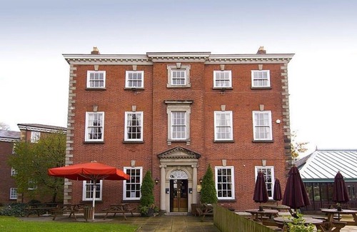Offerton Hotel | Premier Inn Stockport Central