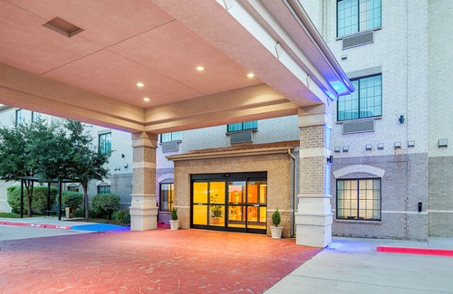 Weatherford Hotel | Clarion Inn & Suites Weatherford South
