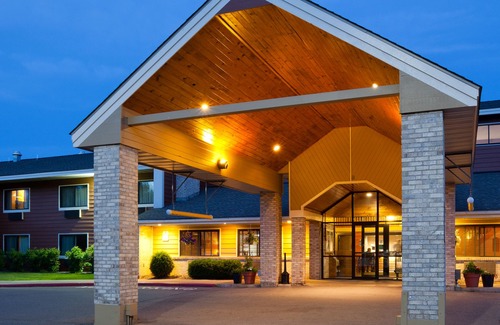 Proctor Hotel | AmericInn by Wyndham Duluth South Black Woods Event Center