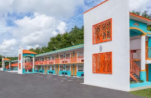Fellowship Hotel | Howard Johnson by Wyndham Ocala FL