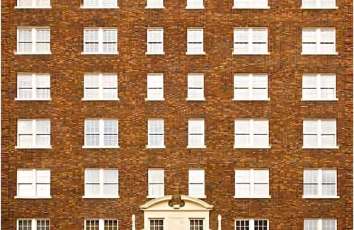 Mount Vernon Square Hotel | The Eldon Luxury Suites