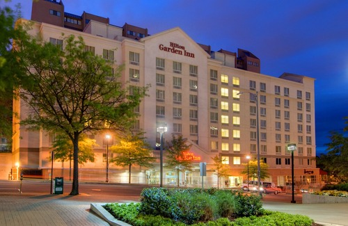 Radnor - Fort Myer Heights Hotel | Hilton Garden Inn Arlington/Courthouse Plaza