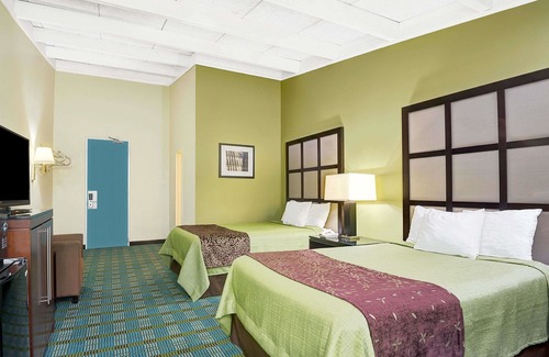 Southington Hotel | Days Inn by Wyndham Southington