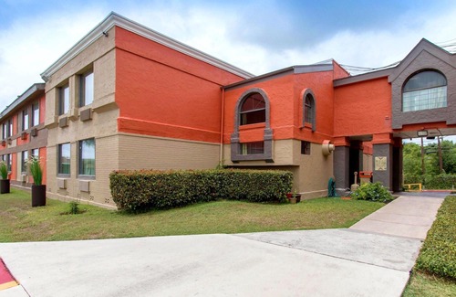 San Antonio Hotel | Quality Inn & Suites I-35 - Near ATT Center