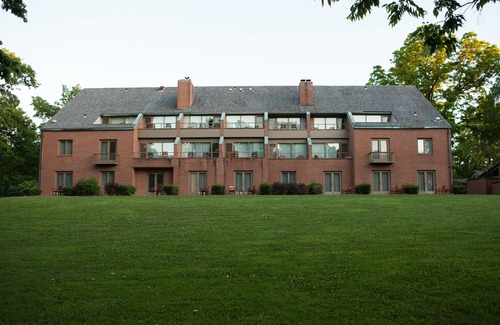 New Harmony Hotel | New Harmony Inn Resort and Conference Center