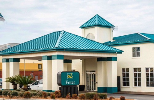 Chipley Hotel | Quality Inn Chipley I-10 at Exit 120