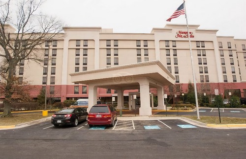 Jefferson Manor Hotel | Hampton Inn & Suites Alexandria Old Town Area South