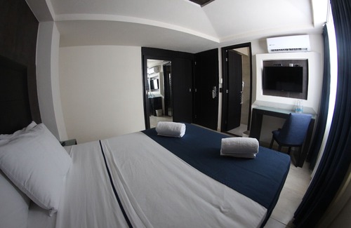 Colonia 5 de Diciembre Hotel | Hotel Portonovo Plaza Malecon