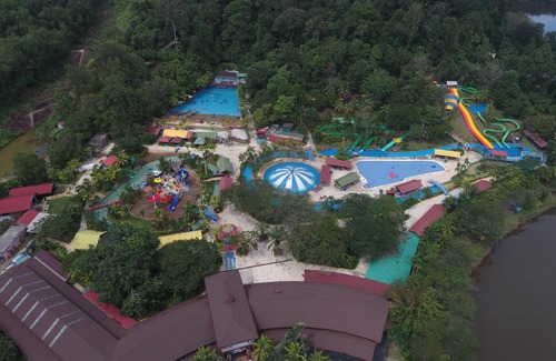 Semanggol Hotel | Bukit Merah Laketown Resort