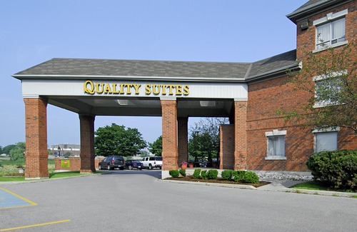 Whitby Hotel | Quality Suites Whitby