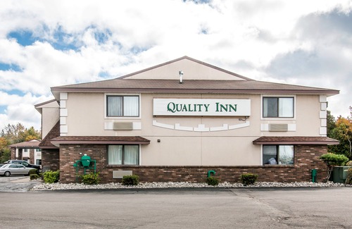 St Ignace Hotel | Quality Inn Saint Ignace
