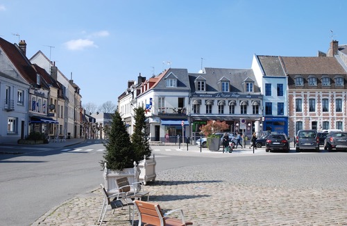 Montreuil-sur-Mer Hotel | Montreuil Appart Holidays Sas