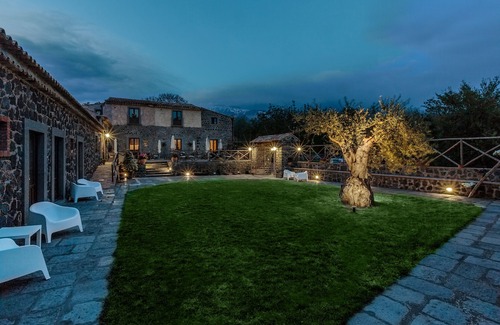 Biancavilla Hotel | Bosco Ciancio
