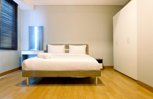 Central Jakarta Hotel | Homey Studio Room at Capitol Suites