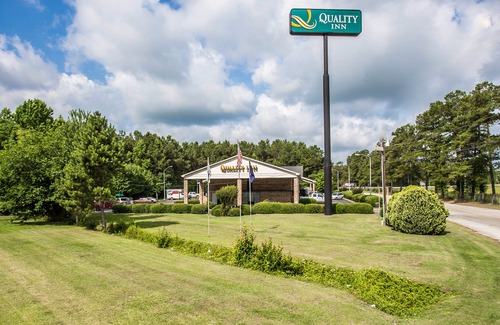 Manning Hotel | Quality Inn Manning I-95