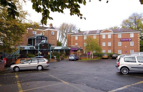 Offerton Hotel | Premier Inn Stockport Central