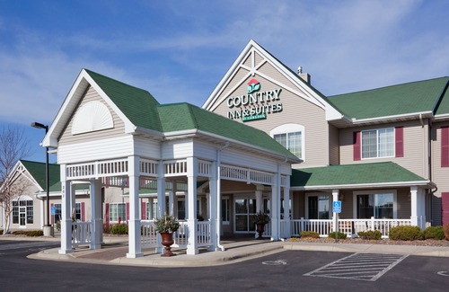 Willmar Hotel | Country Inn & Suites by Radisson, Willmar, MN
