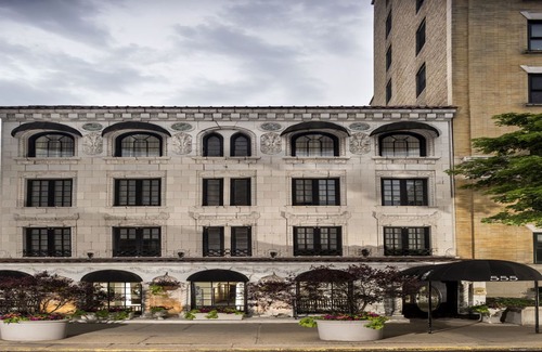 Lake View East Hotel | The Willows Hotel