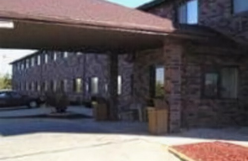 Waterloo Hotel | Baymont by Wyndham Waterloo