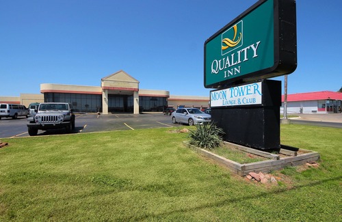 Shawnee Hotel | Quality Inn Shawnee