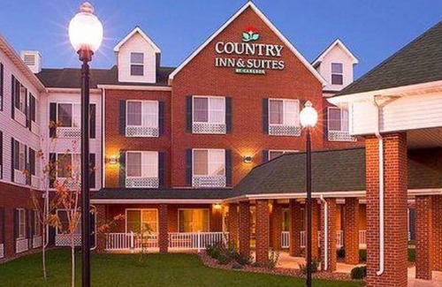 Hermantown Hotel | Country Inn & Suites by Radisson, Duluth North, MN