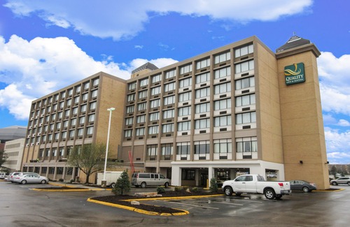 Downtown Des Moines Hotel | Comfort Inn & Suites Event Center