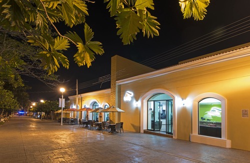Villa de Alvarez Hotel | Concierge Plaza La Villa