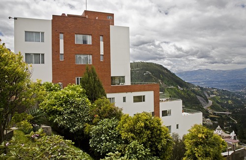 Guapulo Hotel | Hotel Stubel Suites & Cafe