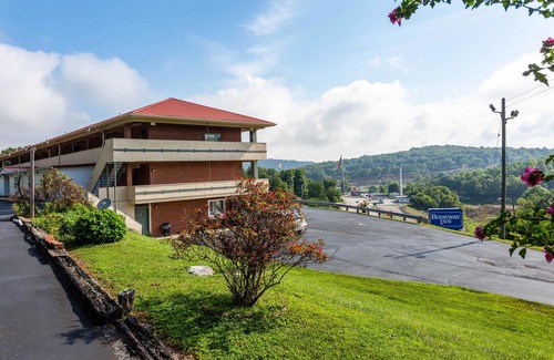 Mount Vernon Hotel | Rodeway Inn Renfro Valley