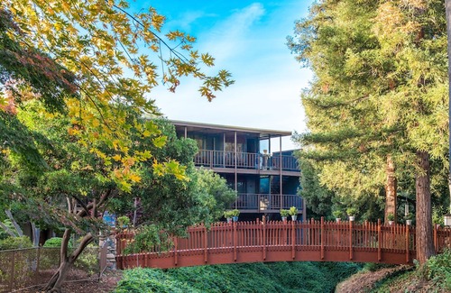 Barron Park Hotel | The Creekside Inn
