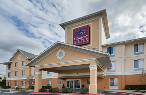 Springdale Hotel | Quality Suites