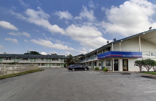 Greater South Side Hotel | Quality Inn & Suites des Moines Airport
