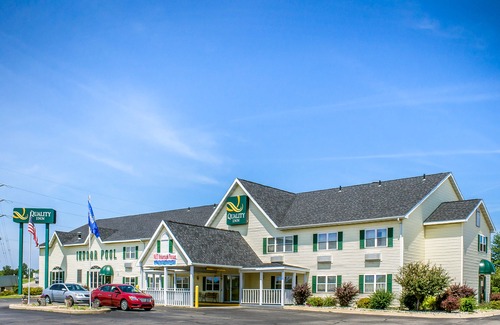 Mauston Hotel | Quality Inn Mauston