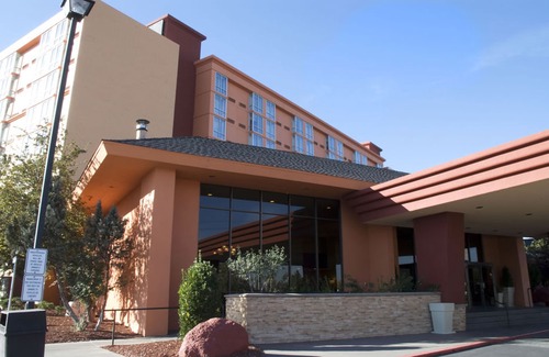 Sparks Hotel | Best Western Plus Sparks-Reno Hotel