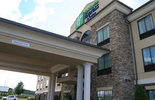 Austintown Hotel | Holiday Inn Express & Suites Youngstown West - Austintown, an Ihg Hotel