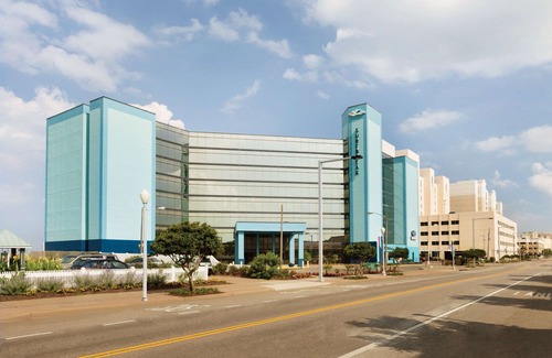 Northeast Virginia Beach Hotel | Surfbreak Oceanfront Hotel, Ascend Hotel Collection
