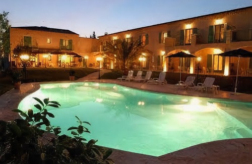 Saint-Quentin-la-Poterie Hotel | Le Clos de Pradines