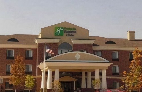 Bay City Hotel | Holiday Inn Express Hotel & Suites Bay City, an IHG Hotel